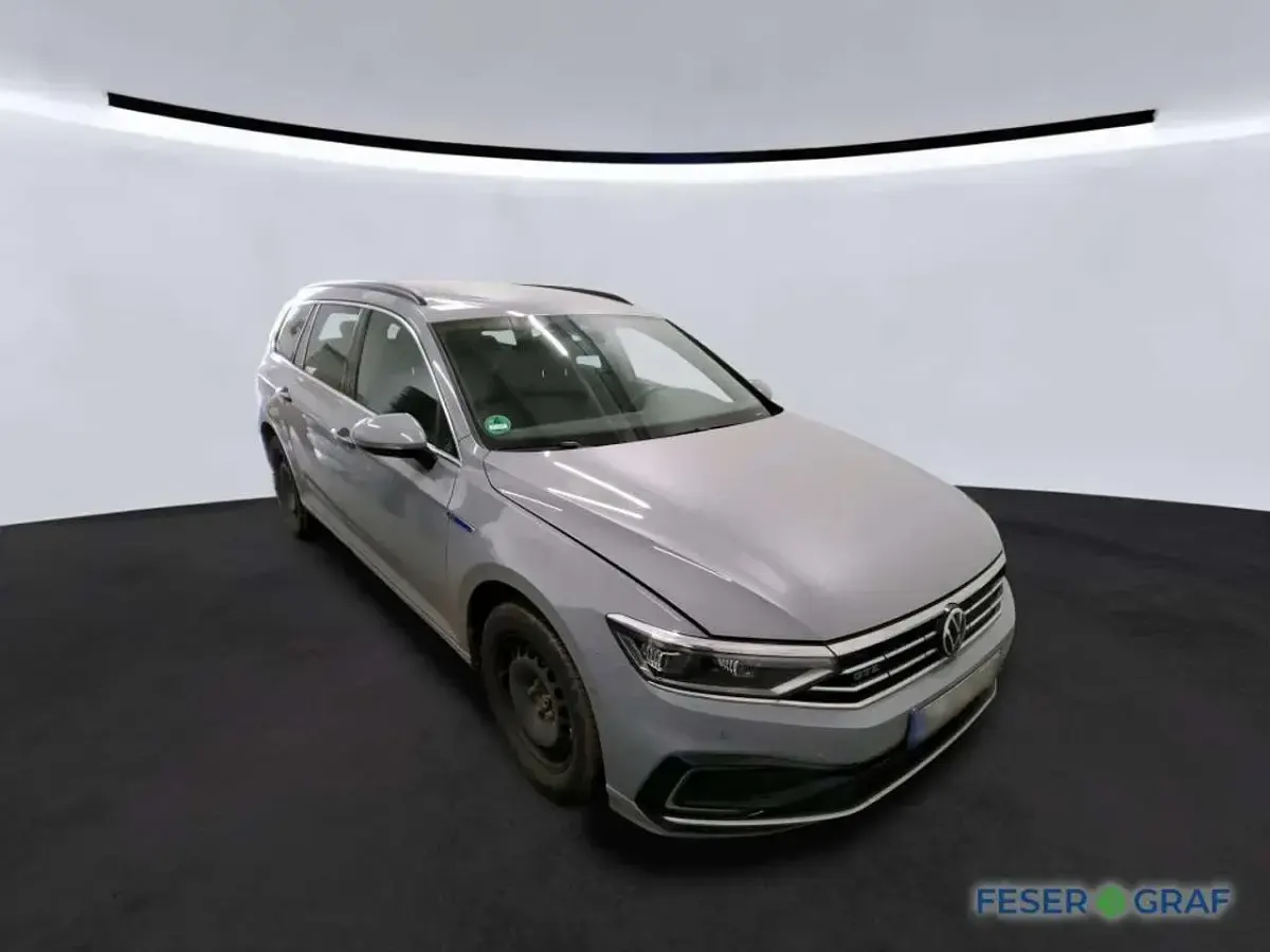 Używany VW Passat GTE 218 KM (160 kW) 2023 Szary Kombi