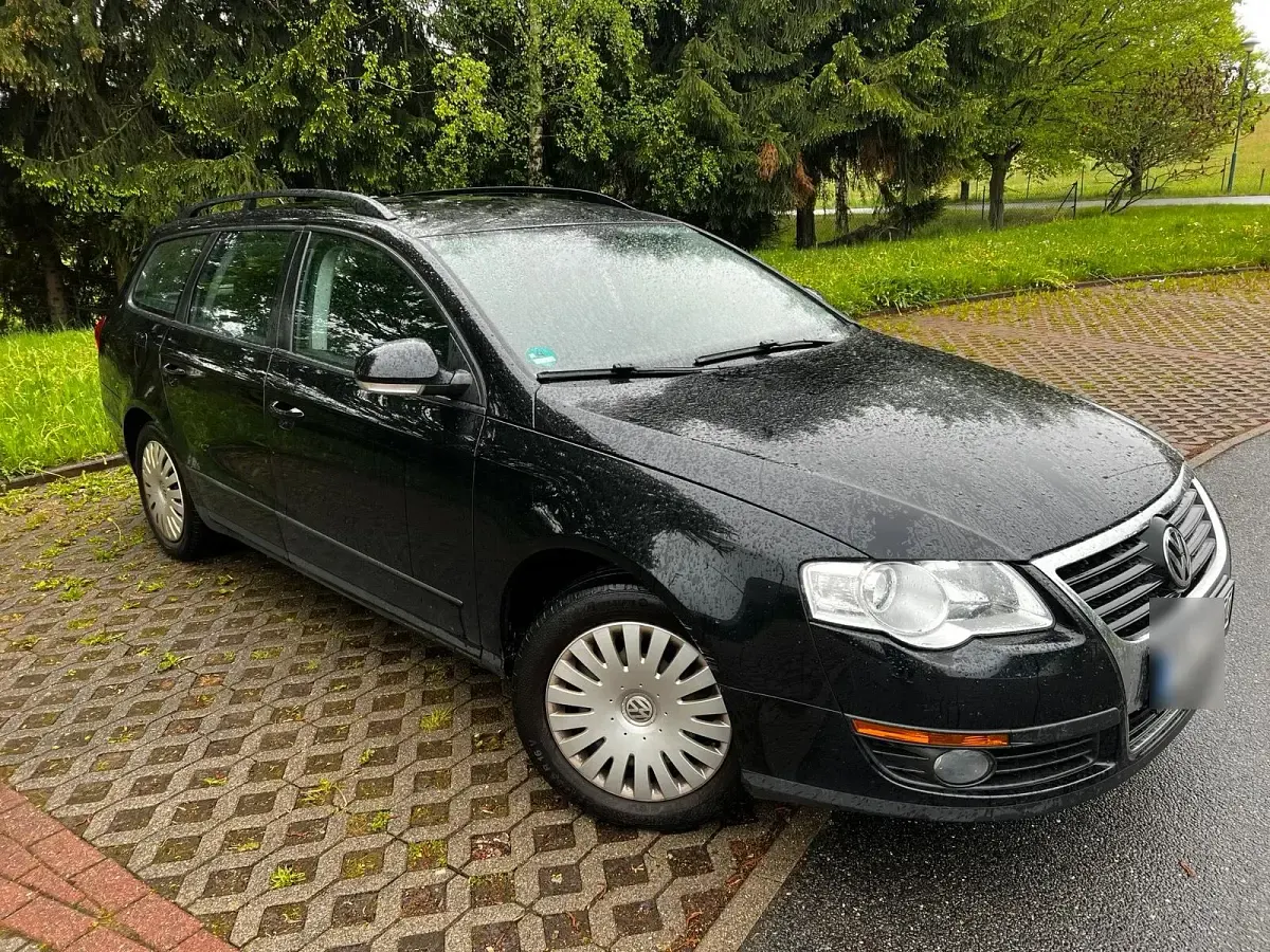 Gebraucht VW Passat 122 PS (89 kW) 2009 Schwarz Kombi