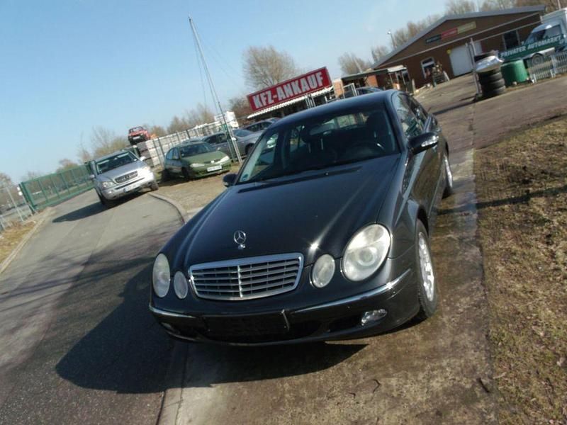 Gebraucht Mercedes E320 Elegance 224 PS (164 kW) 2003 Schwarz Limousine