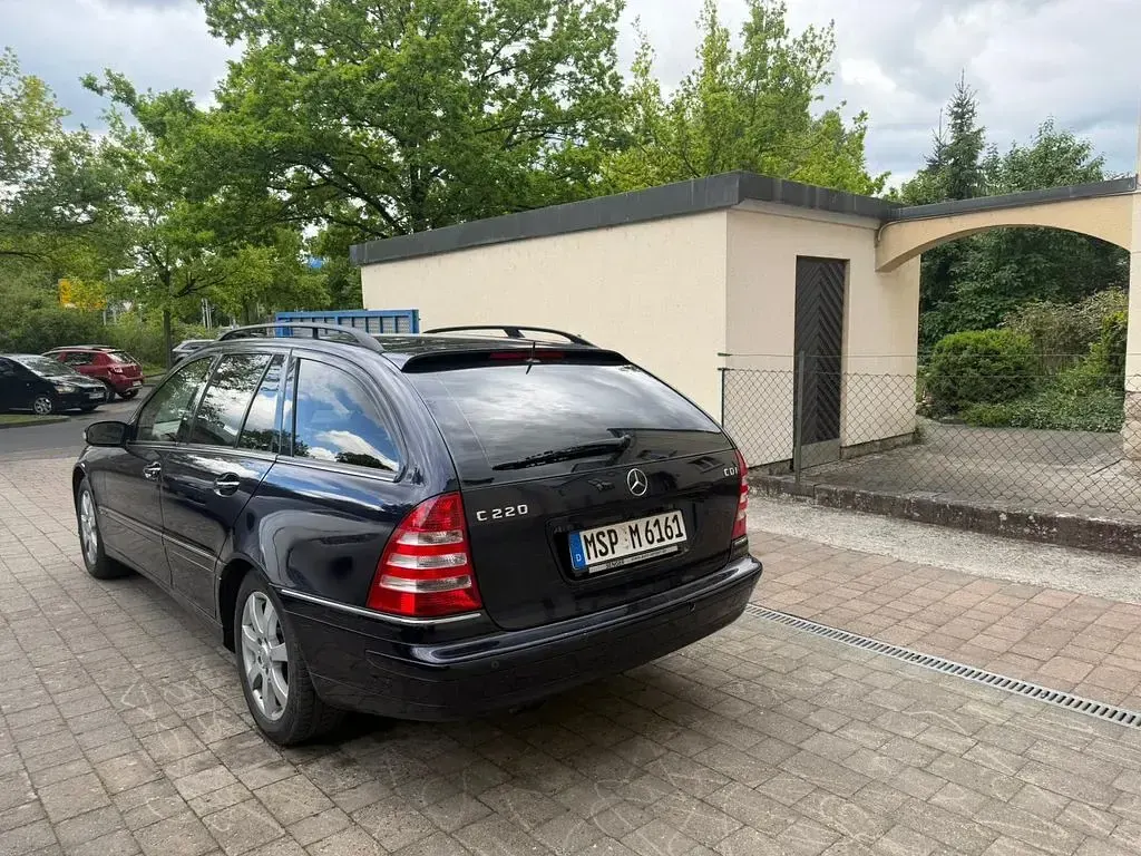 Gebraucht Mercedes C220 Elegance 150 PS (110 kW) 2004 Blau Limousine