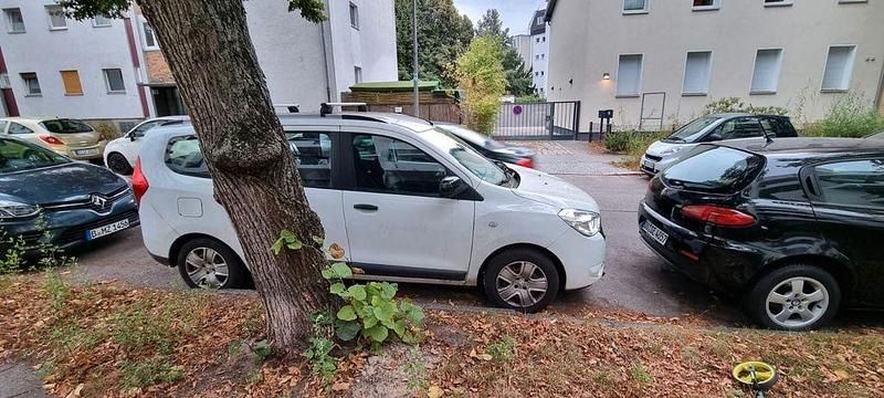 Gebraucht Dacia Lodgy 102 PS (75 kW) 2019 Weiß Van / Kleinbus