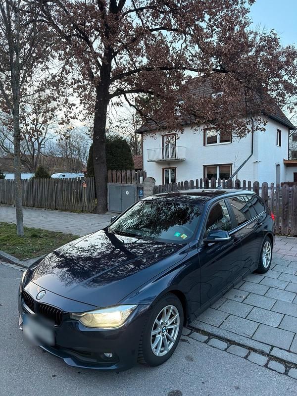 Gebraucht BMW 320 190 PS (139 kW) 2016 Blau Kombi