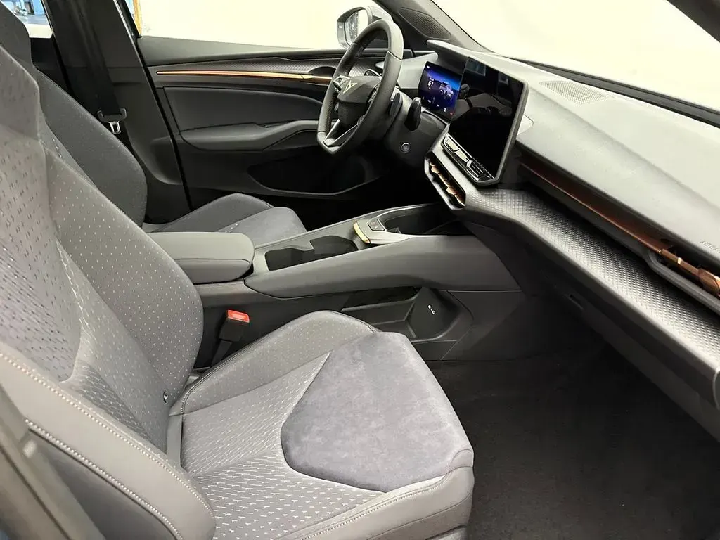 Neu Cupra Raval Endurance 155 kW (211 PS) 2026 Blau Limousine