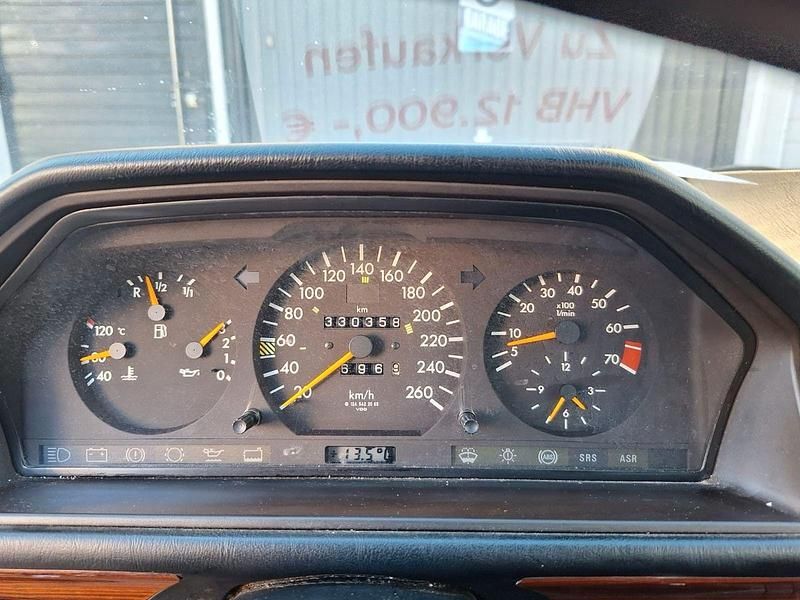 Second-hand Mercedes E320 220 CP (161 kW) 1995 Roșu Berlinǎ