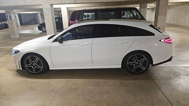 Weiß Gebraucht 2020 Mercedes CLA200 AMG line Kombi | 23.000 € (Superpreis) - Bild 1/4