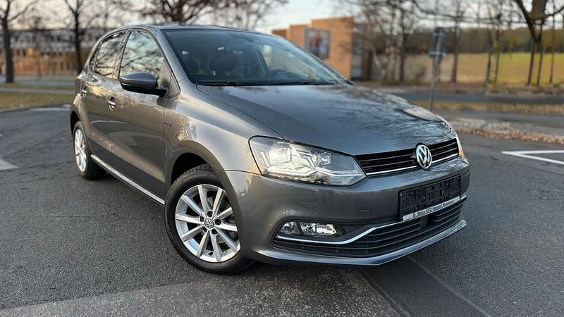 Grau Gebraucht 2015 VW Polo LOUNGE Kleinwagen | 8.800 € (Superpreis) - Bild 1/4