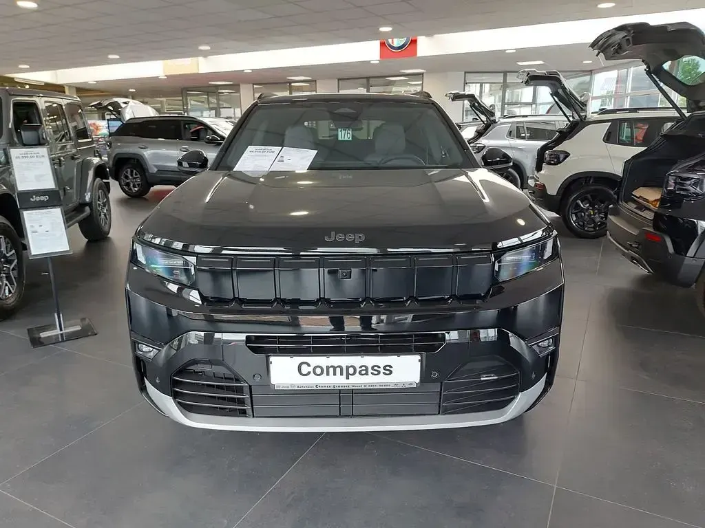 Neu Jeep Compass 145 PS (106 kW) 2026 Vulacano black (533) SUV