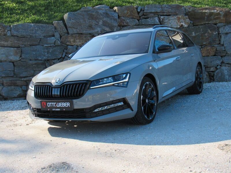 Grau Gebraucht 2023 Skoda Superb SportLine Kombi | 39.990 € (Fairer Preis) - Bild 1/4