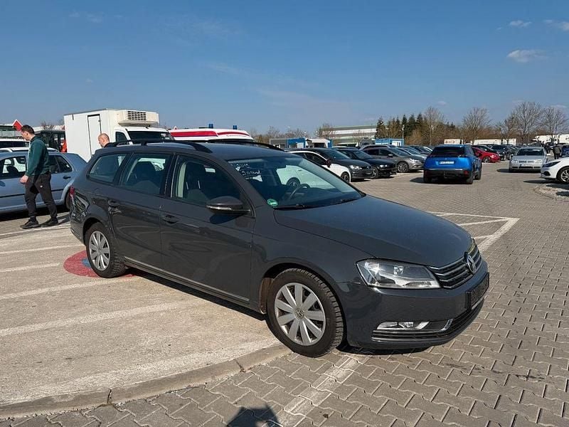 Gebraucht VW Passat Trendline 140 PS (102 kW) 2012 Kombi