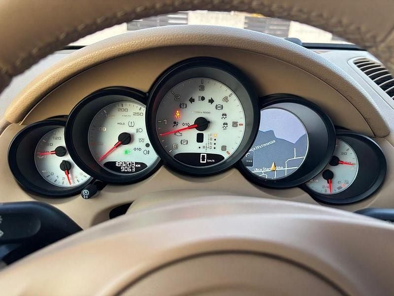 Gebraucht Porsche Cayenne Basis 299 PS (219 kW) 2011 Weiß SUV