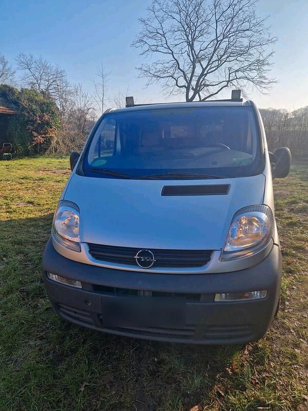 Gebraucht Opel Vivaro 101 PS (74 kW) 2003 Silber Van / Kleinbus