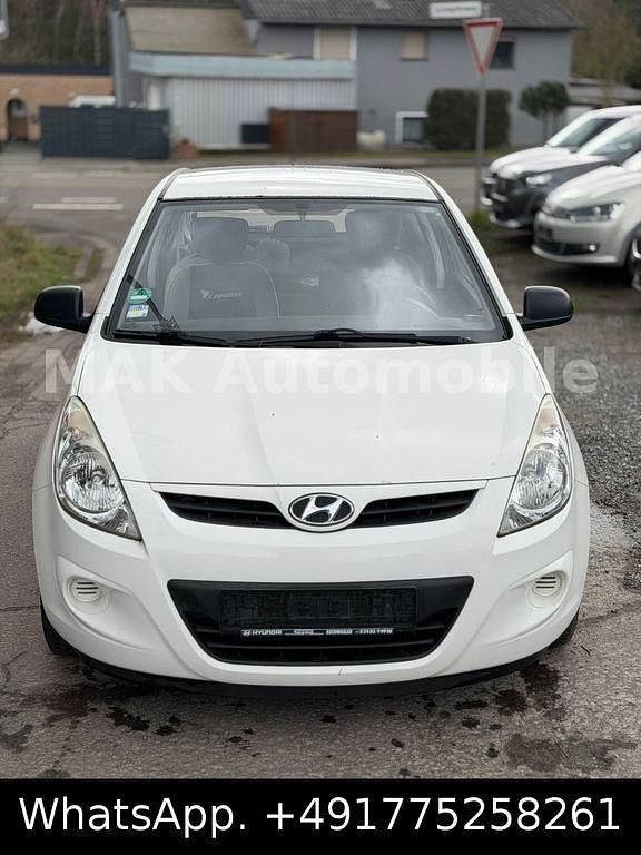 Gebraucht Hyundai i20 Classic 86 PS (63 kW) 2012 Weiß Kleinwagen