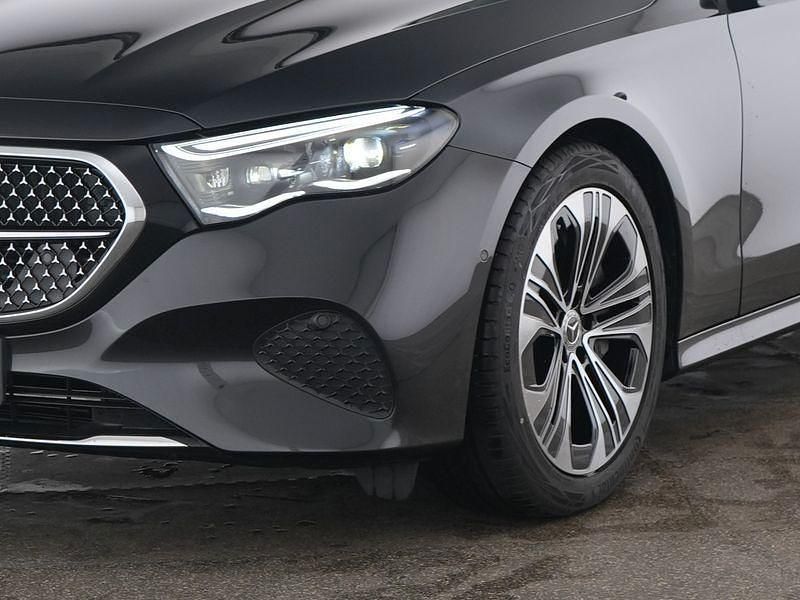 Gebraucht Mercedes E300 204 PS (150 kW) 2025 Szary Kombi