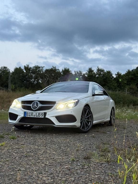 Weiß Gebraucht 2013 Mercedes E400 Coupé | 22.999 € (Fairer Preis) - Bild 1/4