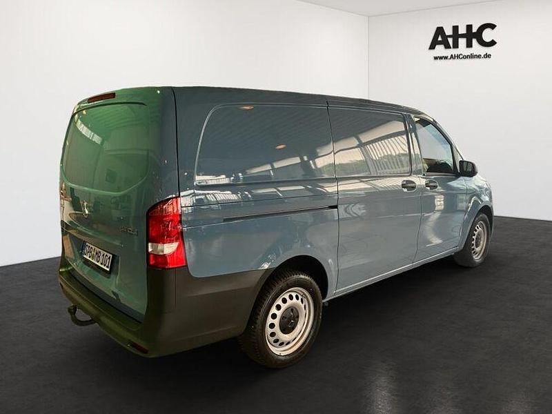 Gebraucht Mercedes Vito 100 PS (73 kW) 2025 Blau Van