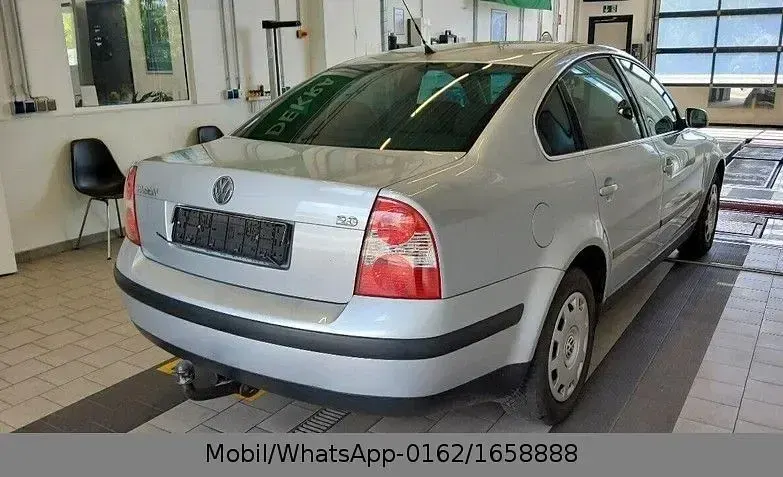 Usata VW Passat Highline 116 CV (85 kW) 2003 Argento Berlina