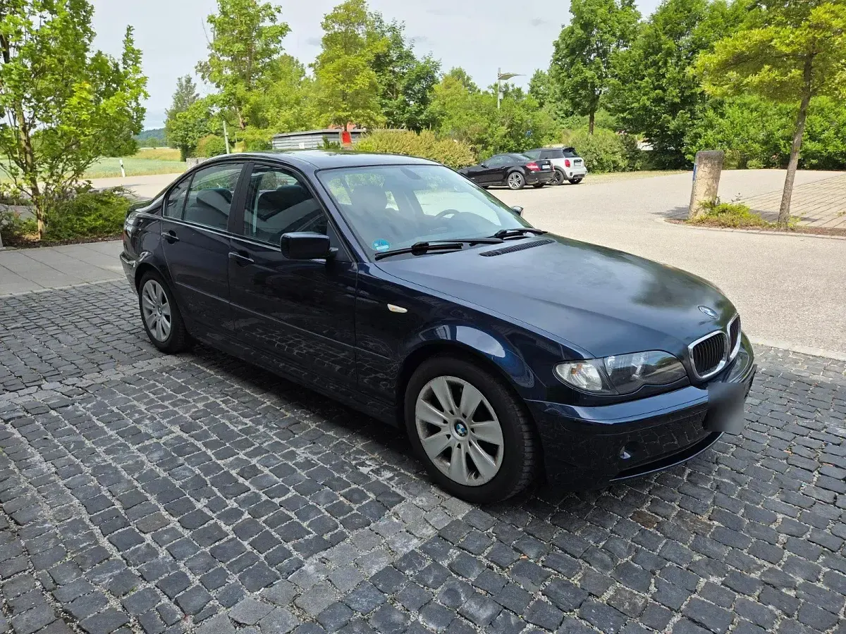 Gebraucht BMW 320 150 PS (110 kW) 2002 Blau Limousine