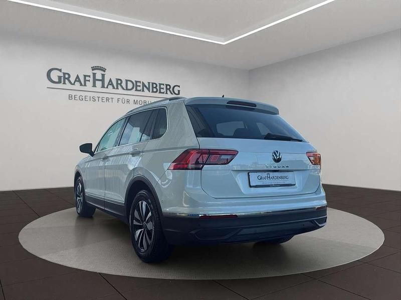 Gebraucht VW Tiguan Move 150 PS (110 kW) 2024 Weiß SUV