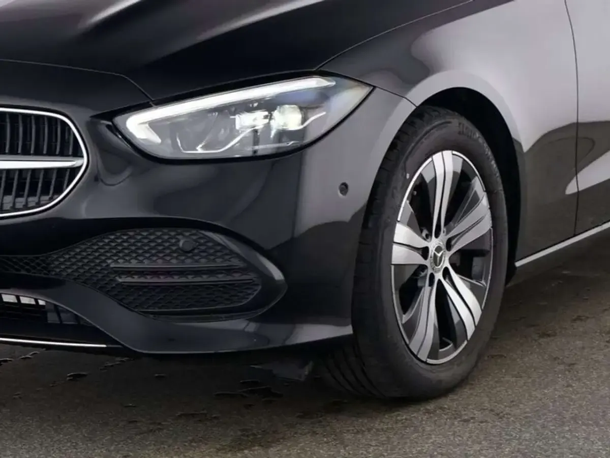 Gebraucht Mercedes C180 Advanced Plus 170 PS (125 kW) 2025 Metalliclack obsidianschwarz Limousine