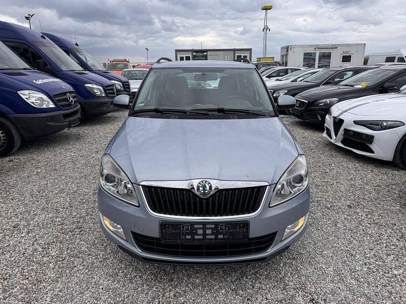 Gebraucht Skoda Fabia 75 PS (55 kW) 2010 Blau Limousine