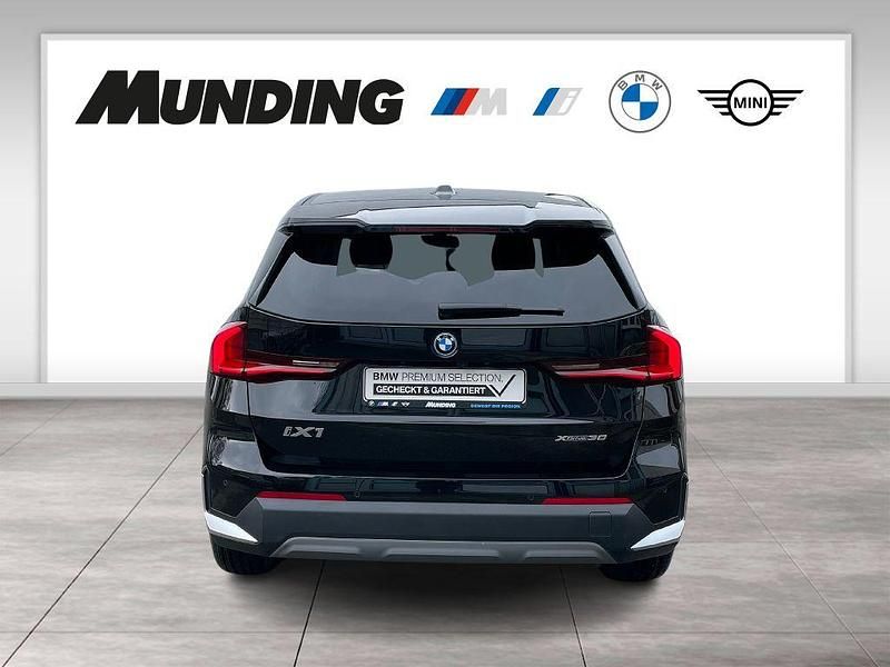 Gebraucht BMW iX1 Performance 230 kW (313 PS) 2023 Schwarz SUV