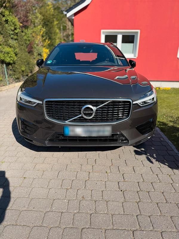 Gebraucht Volvo XC60 R-Design 140 PS (102 kW) 2020 Grau SUV