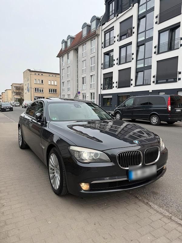 Gebraucht BMW 730 245 PS (180 kW) 2011 Grau Limousine