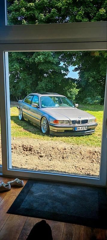 Andere farben Gebraucht 2000 BMW 728 Basis Limousine | 4.200 € - Bild 1/4