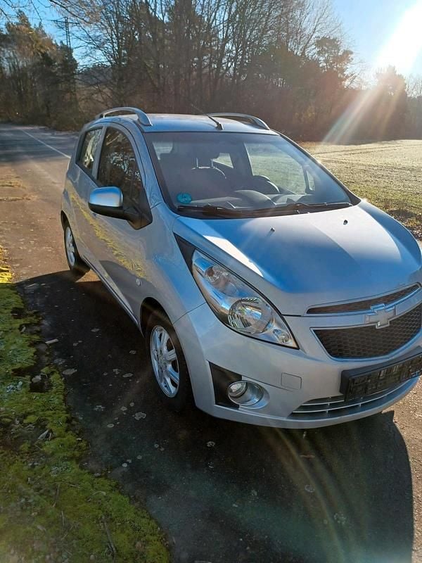 Silber Gebraucht 2012 Chevrolet Spark Kleinwagen | 3.950 € (Etwas zu teuer) - Bild 1/4