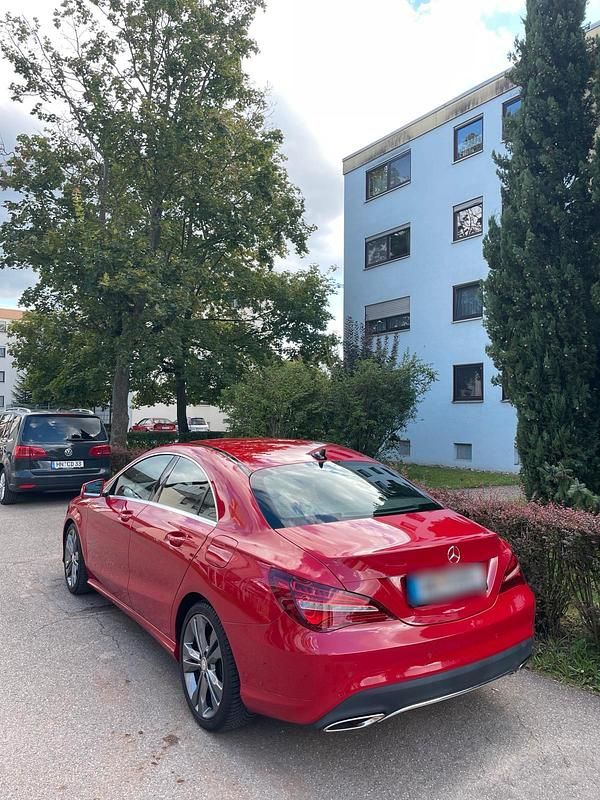 Gebraucht Mercedes CLA180 122 PS (89 kW) 2017 Rot Limousine