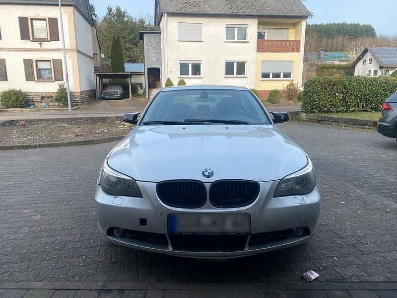 Gebraucht BMW 525 212 PS (155 kW) 2005 Silber Limousine