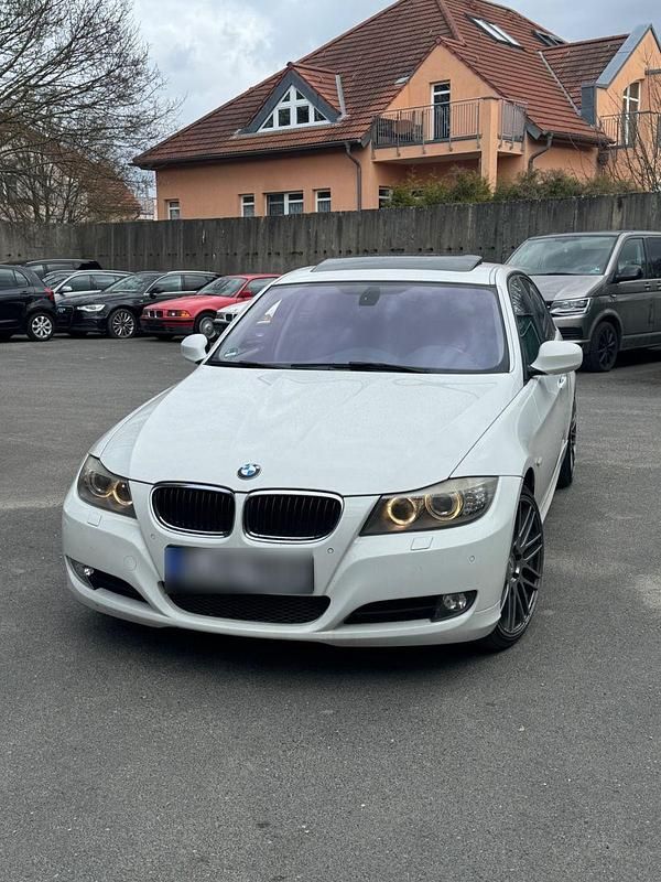 Second-hand BMW 318 143 CP (105 kW) 2010 Alb Berlinǎ