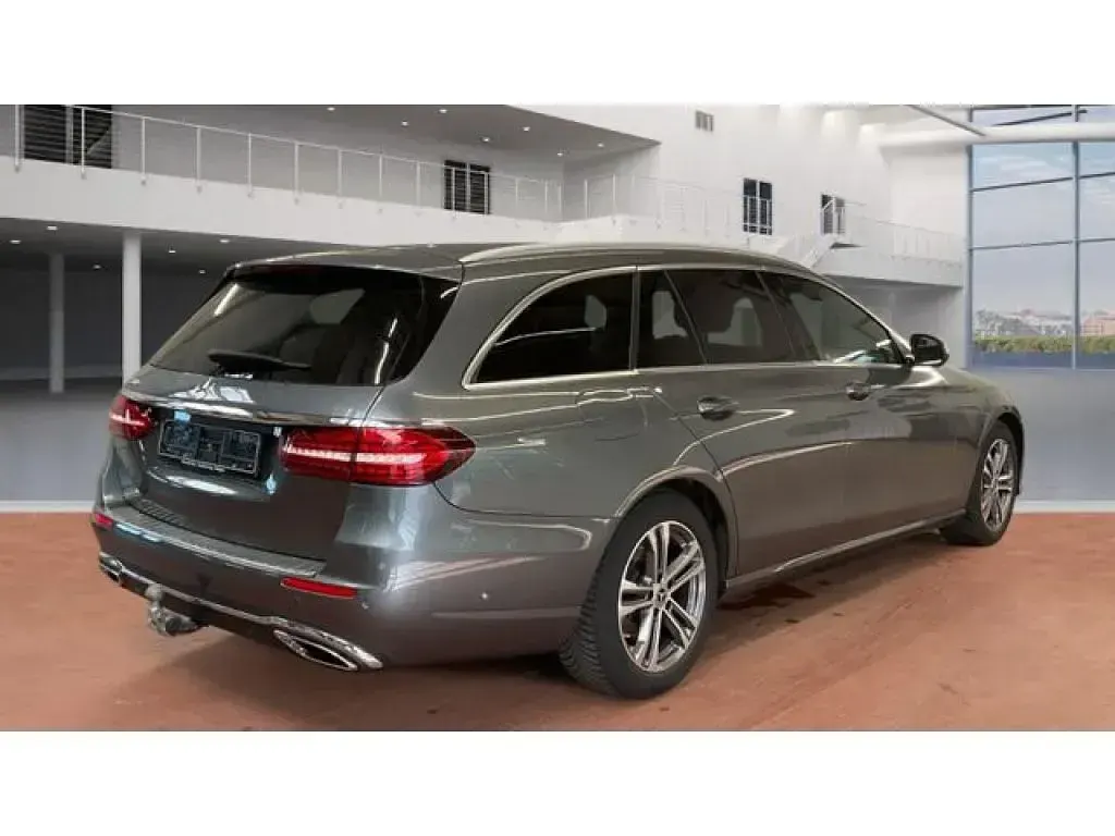 Gebraucht Mercedes E200 197 PS (144 kW) 2022 Selenitgrau (metallic) Kombi