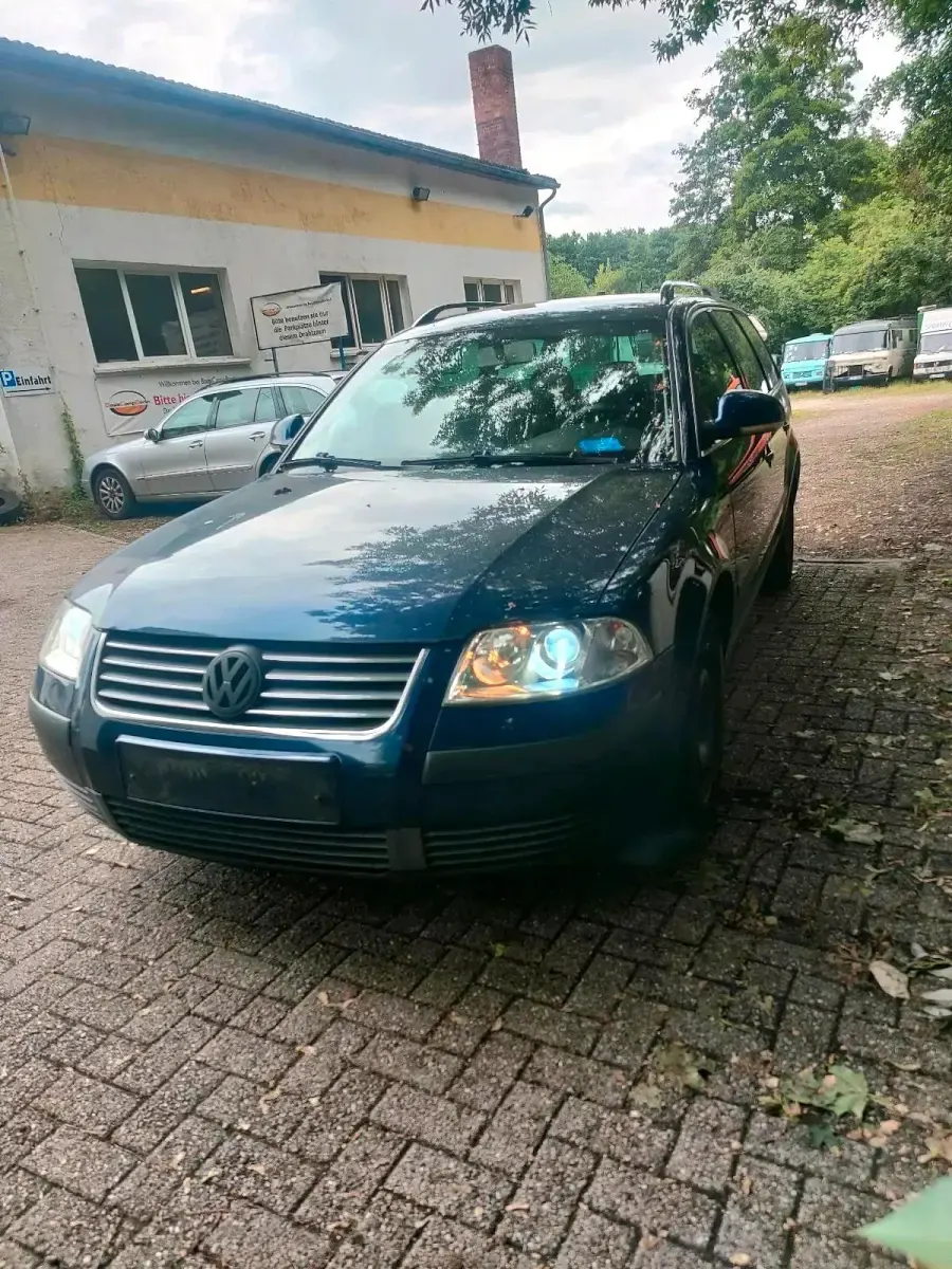 Gebraucht VW Passat 101 PS (74 kW) 2005 Blau Kombi