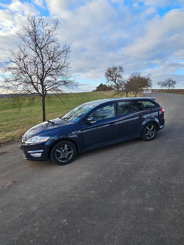 Gebraucht Ford Mondeo Titanium 140 PS (102 kW) 2012 Grau Kombi