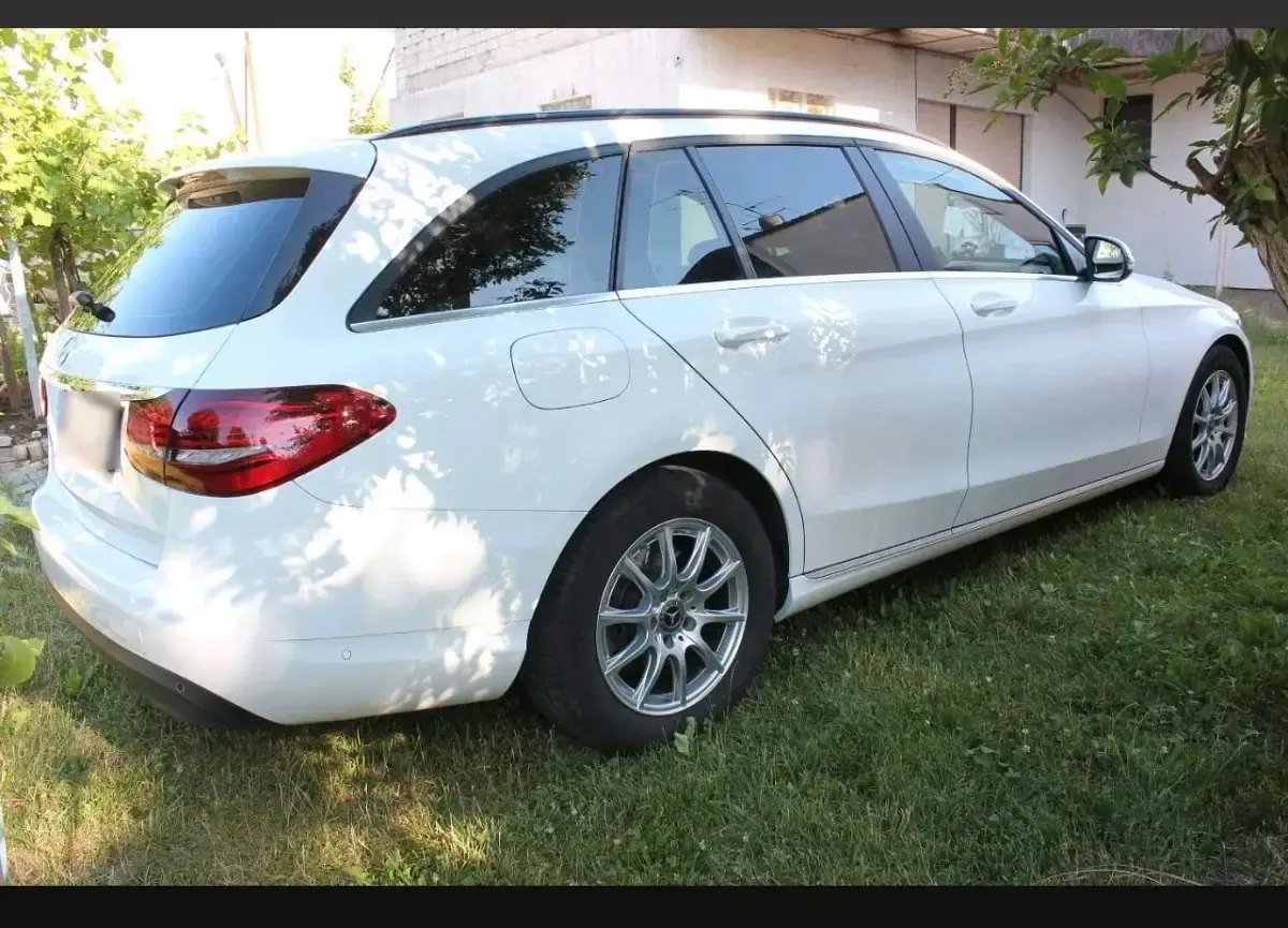 Gebraucht Mercedes C220 143 PS (105 kW) 2021 Weiß Kombi