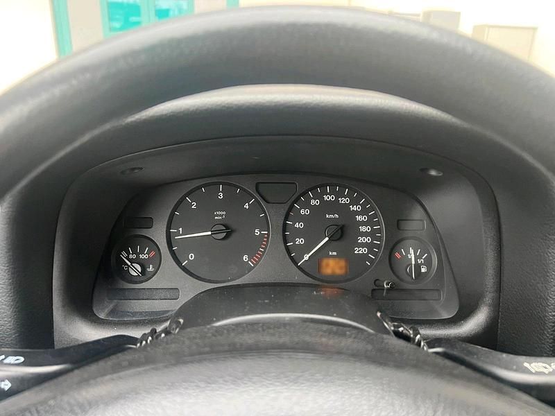 Gebraucht Opel Astra 82 PS (60 kW) 2000 Weiß Limousine