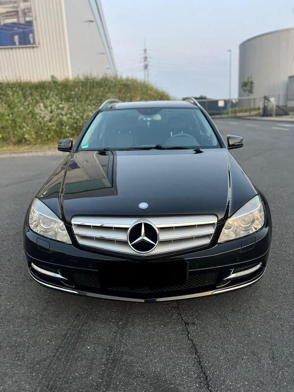 Schwarz Gebraucht 2010 Mercedes C220 Kombi | 5.900 € (Guter Preis) - Bild 1/4