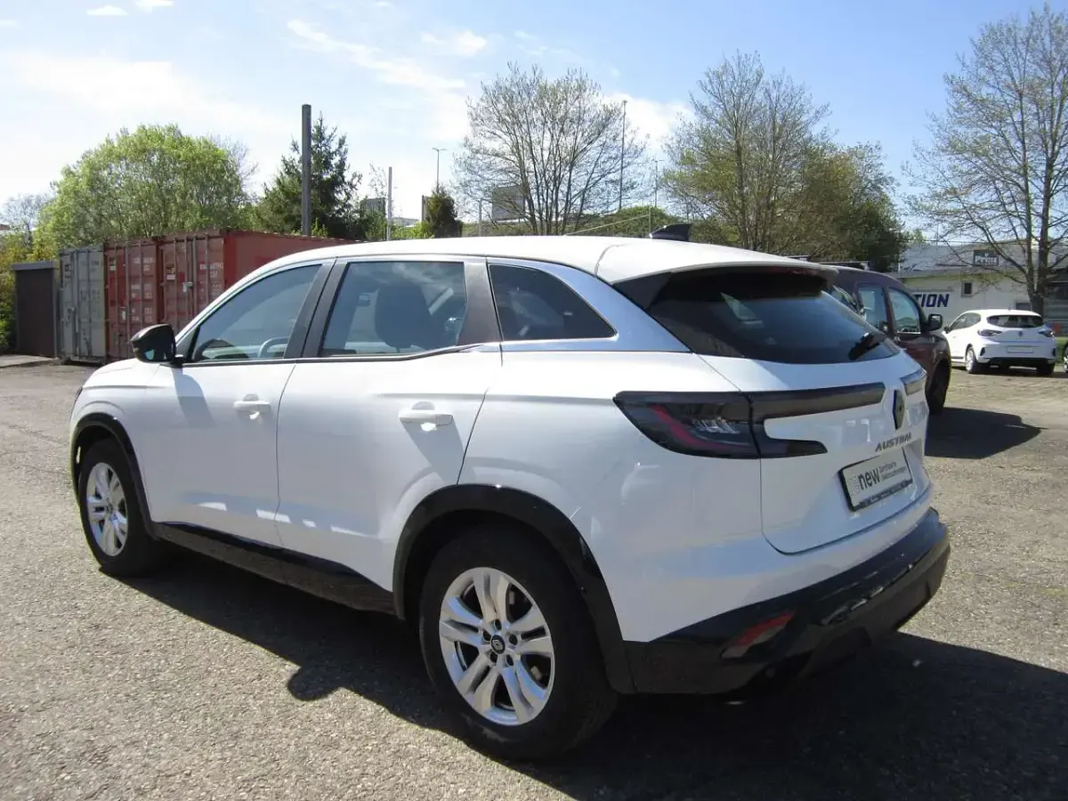 Second-hand Renault Austral Evolution 158 CP (116 kW) 2023 Alb SUV