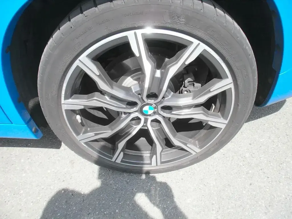 Gebraucht BMW X1 M Sport 220 PS (161 kW) 2021 Misano blau metallic SUV