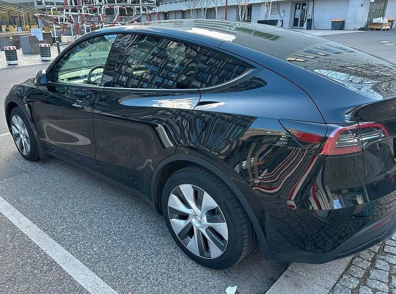 Used Tesla Model Y Long Range AWD 378 kW (514 HP) 2023 Black SUV