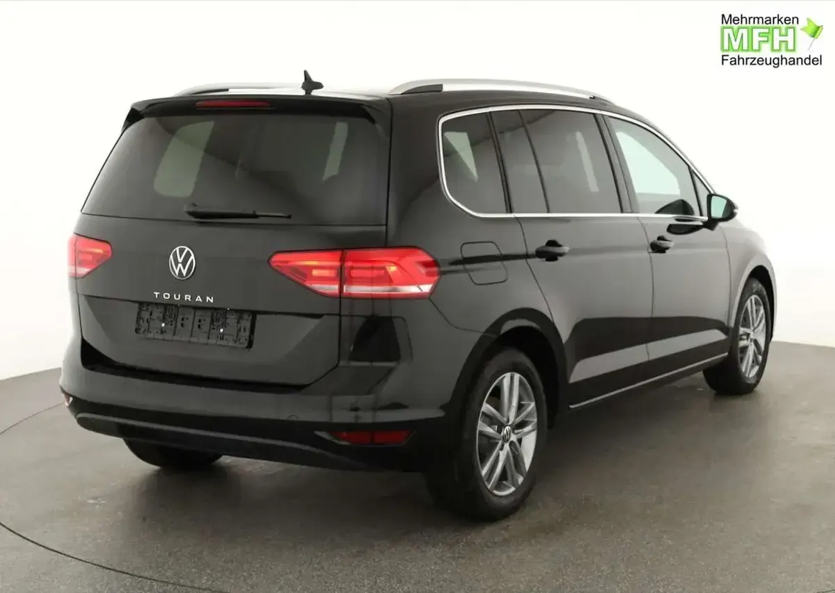 Neu VW Touran Comfortline 150 PS (110 kW) 2026 Delfingrau metallic Van / Kleinbus