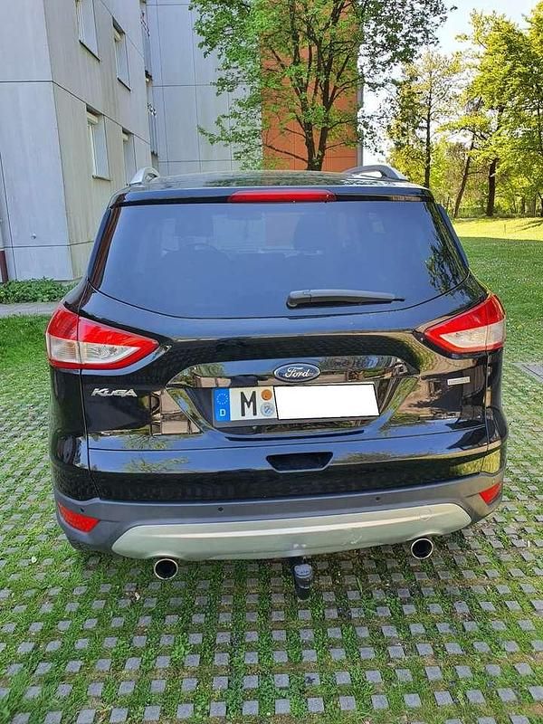 Gebraucht Ford Kuga Individual 150 PS (110 kW) 2016 Schwarz SUV