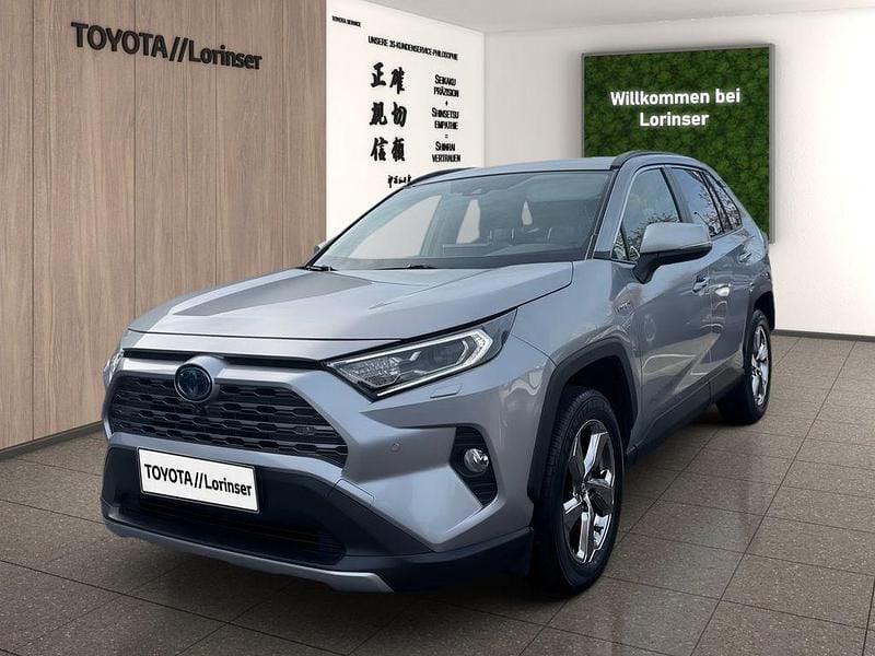 Lichtsilber metallic Gebraucht 2019 Toyota RAV4 Hybrid Basis SUV | 31.490 € (Fairer Preis) - Bild 1/4