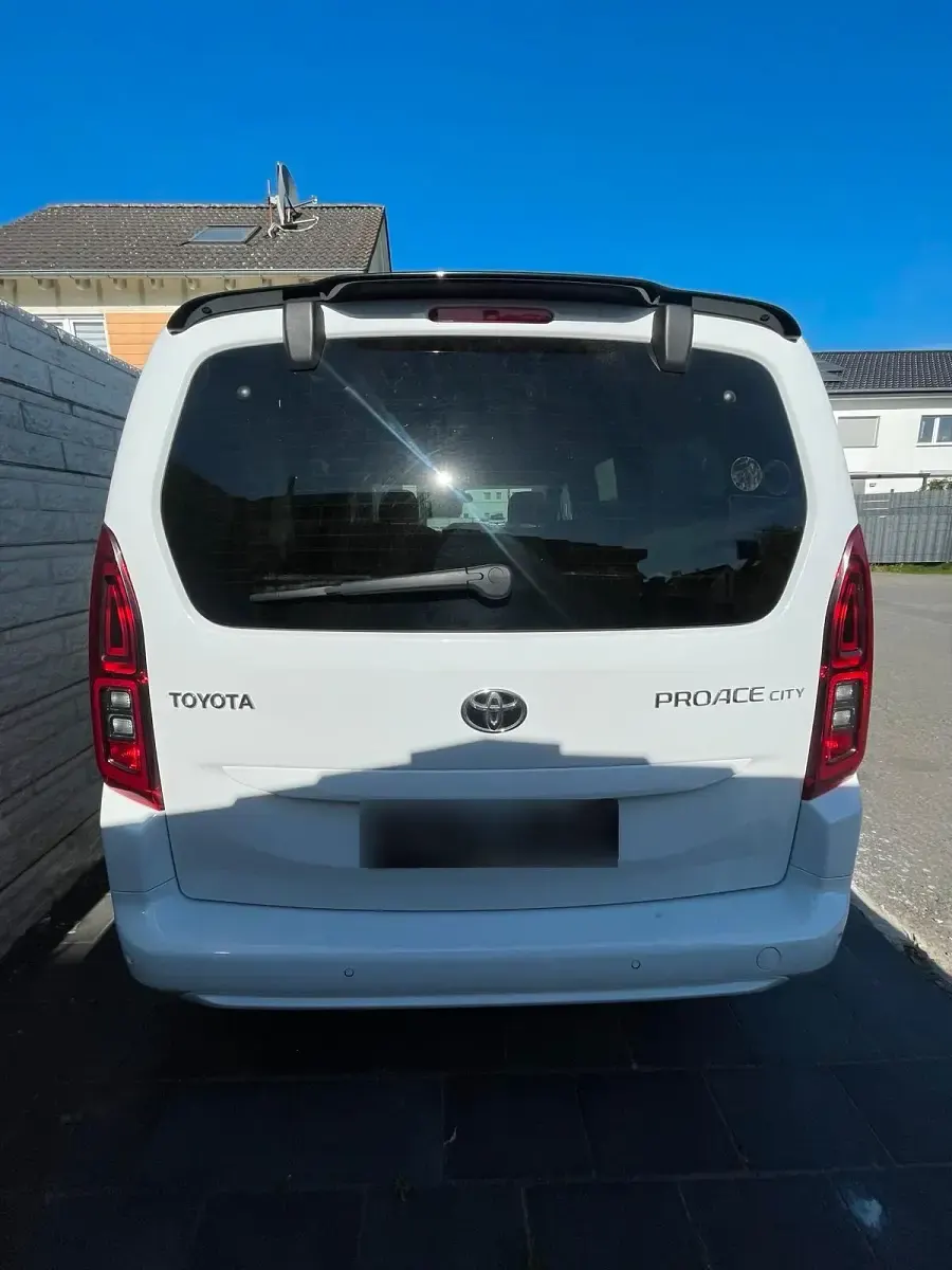 Gebraucht Toyota Proace Verso City 131 PS (96 kW) 2024 Weiß Kombi