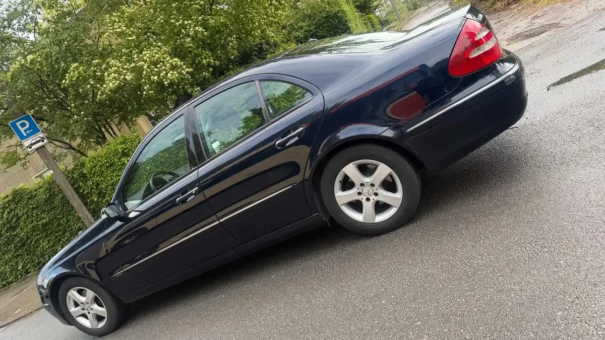 Brugt Mercedes E200 122 HK (89 kW) 2006 Blå Sedan