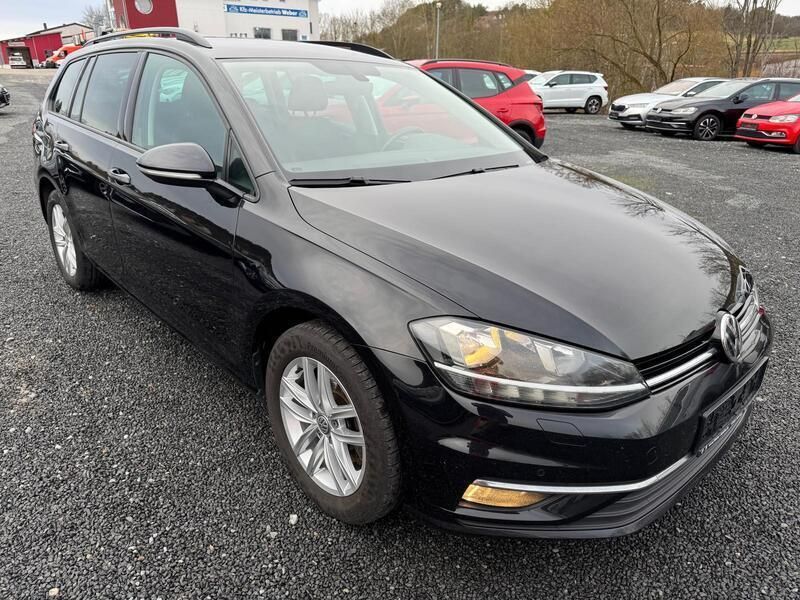 Schwarz Gebraucht 2019 VW Golf VII Comfortline Kombi | 13.979 € (Guter Preis) - Bild 1/4