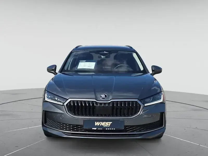 Gebraucht Skoda Superb Selection 204 PS (150 kW) 2025 Graphitegrau metallic Kombi