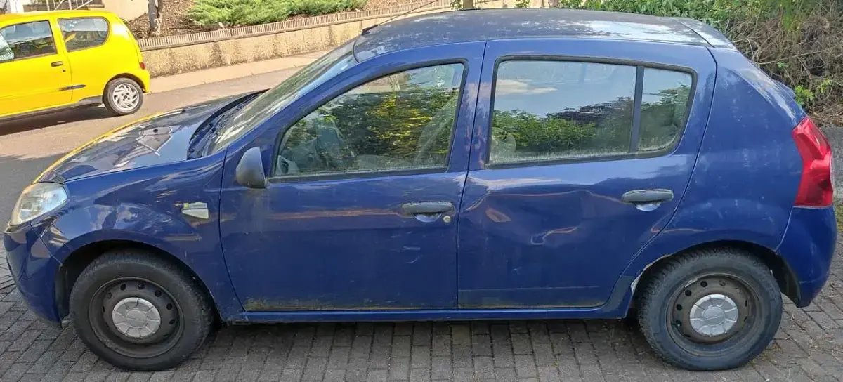 Gebraucht Dacia Sandero 75 PS (55 kW) 2009 Blau Kleinwagen