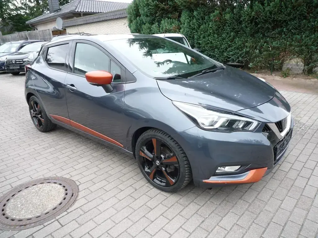 Gebraucht Nissan Micra Tekna 90 PS (66 kW) 2017 Grau Kleinwagen